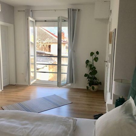 Happy Studio Apartment โมสตาร์ ภายนอก รูปภาพ