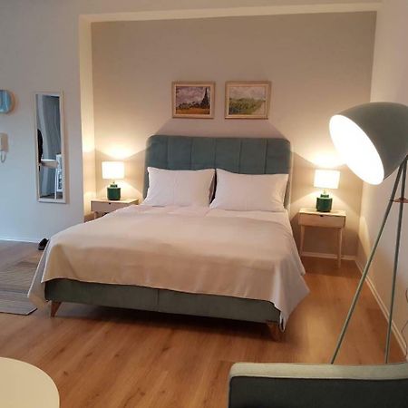 Happy Studio Apartment โมสตาร์ ภายนอก รูปภาพ