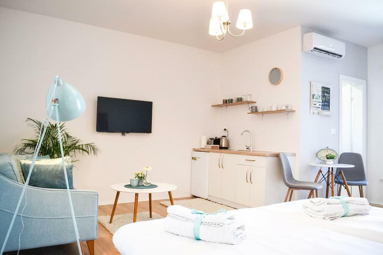Happy Studio Apartment โมสตาร์ ภายนอก รูปภาพ
